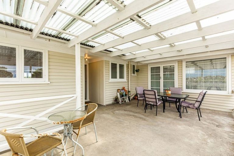 Photo of property in 46 Woodford Avenue, Henderson, Auckland, 0610