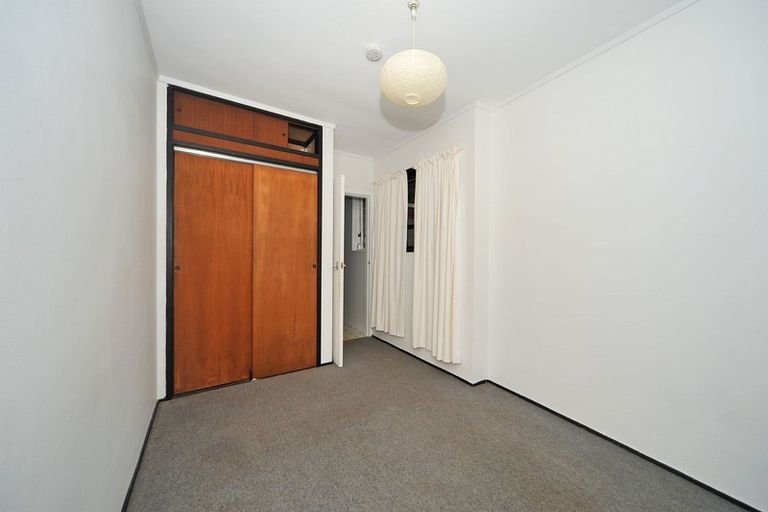 Photo of property in 53 Hawker Street, Mount Victoria, Wellington, 6011