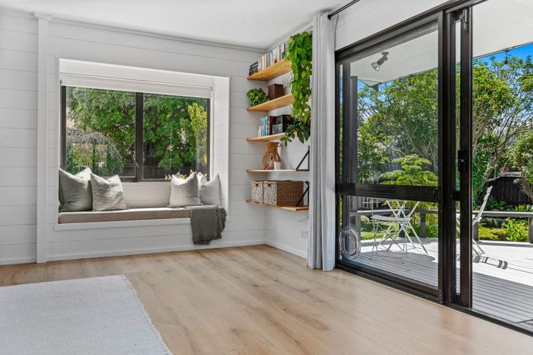 Photo of property in 31 Crampton Court, Orewa, 0931