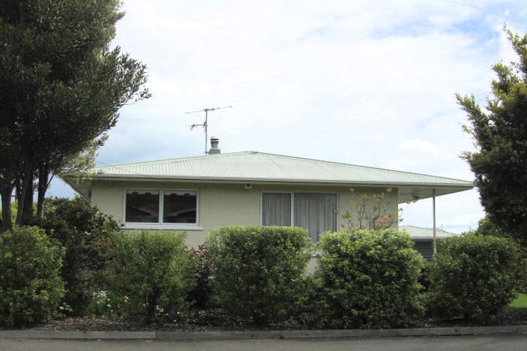 Photo of property in 16 Reeves Street, Stoke, Nelson, 7011