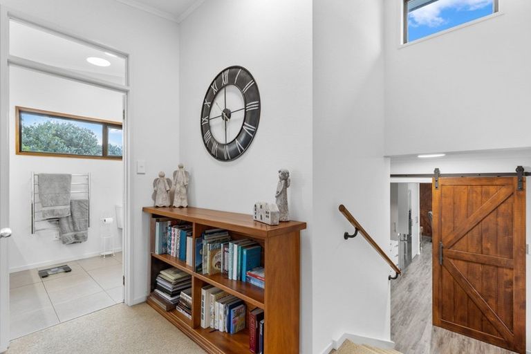 Photo of property in 32 Haast Place, Awapuni, Palmerston North, 4412