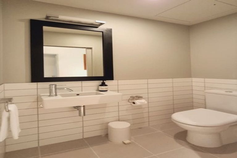 Photo of property in 9 Chews Lane, Wellington Central, Wellington, 6011