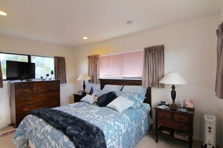 Photo of property in 1/9 Kells Place, Botany Downs, Auckland, 2010