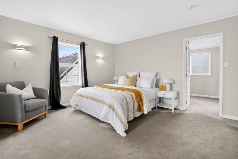 Photo of property in 2/15 Saltburn Road, Milford, Auckland, 0620