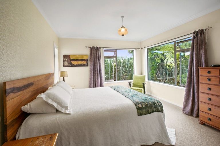 Photo of property in 5a Tui Grove, Oakura, 4314