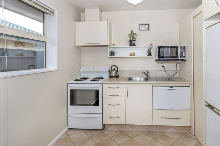 Photo of property in 2/24 Avonhead Road, Avonhead, Christchurch, 8042