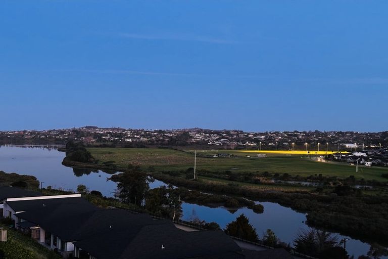 Photo of property in 22 Cassidy Drive, Orewa, 0931