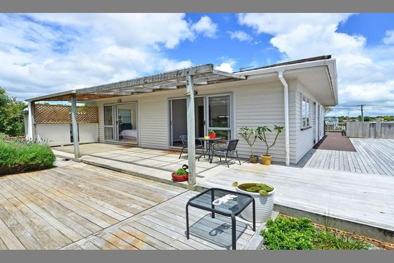 Photo of property in 6 Gills Avenue, Papakura, 2110