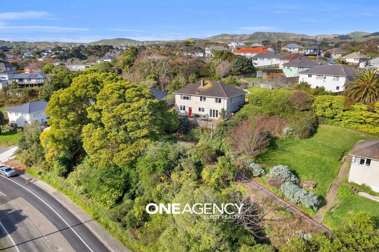 Photo of property in 32 Champion Street, Ranui, Porirua, 5024