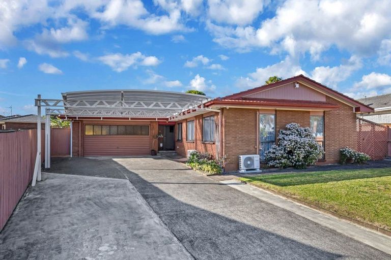 Photo of property in 25 Jillteresa Crescent, Half Moon Bay, Auckland, 2012