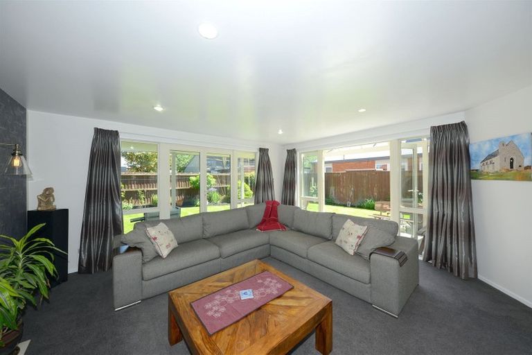 Photo of property in 299 Withells Road, Avonhead, Christchurch, 8042