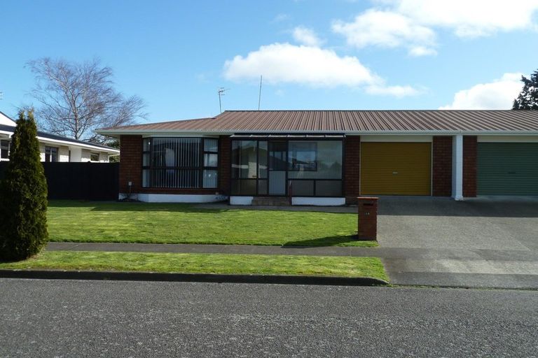 Photo of property in 12 Cedar Crescent, Feilding, 4702