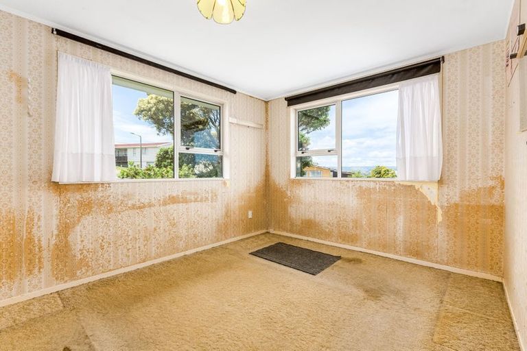 Photo of property in 19 Sombrero View, Ascot Park, Porirua, 5024