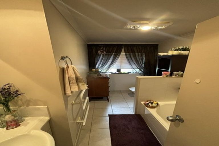 Photo of property in 67 Nimstedt Avenue, Oteha, Auckland, 0632