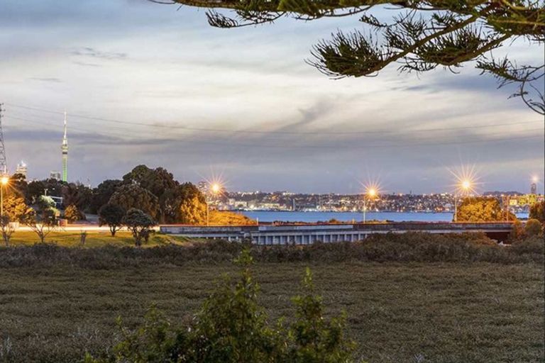 Photo of property in 46 Byron Avenue, Takapuna, Auckland, 0622