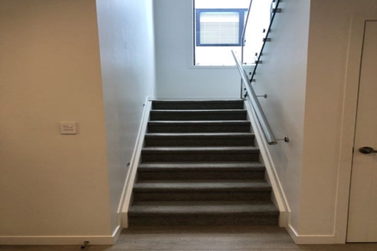 Photo of property in 15 Pohewa Road, Silverdale, 0932