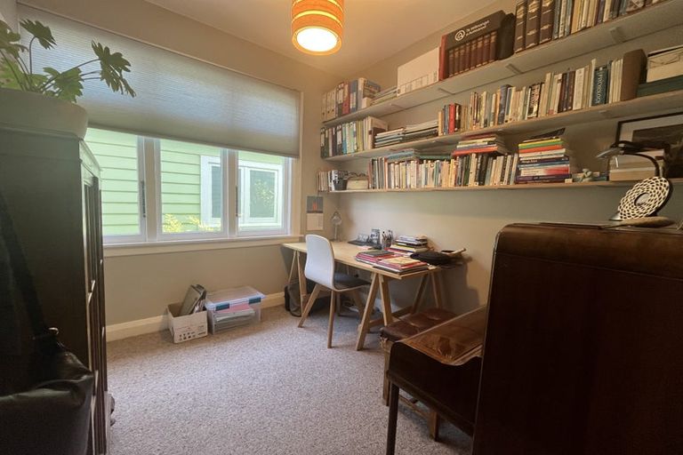 Photo of property in 12 Matipo Street, Eastbourne, Lower Hutt, 5013