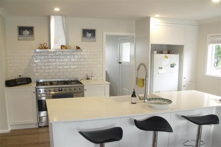 Photo of property in 2 Lovat Street, Havelock North, 4130