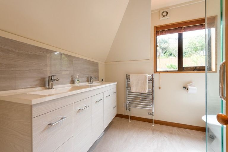 Photo of property in 20 Satara Crescent, Khandallah, Wellington, 6035