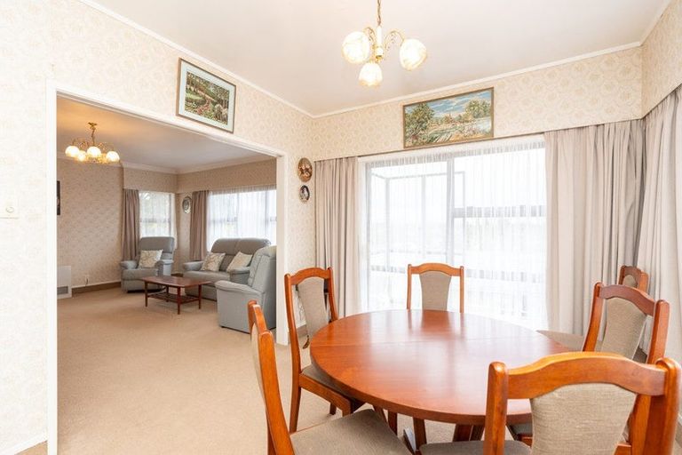 Photo of property in 51 Resthill Crescent, Glenview, Hamilton, 3206