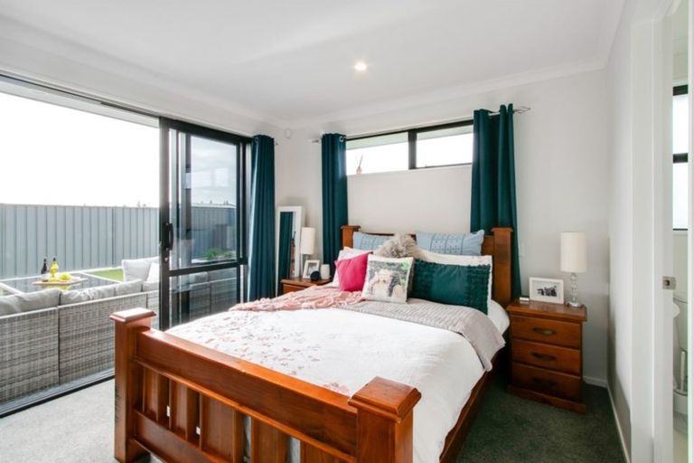 Photo of property in 14 Ruakituri Place, Te Awa, Napier, 4110