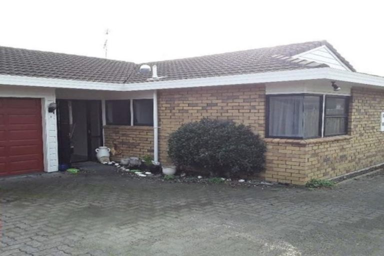 Photo of property in 2/18 Milton Road, Orewa, 0931
