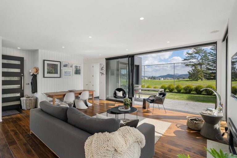 Photo of property in 33 Oceanair Drive, Pauanui, Hikuai, 3579