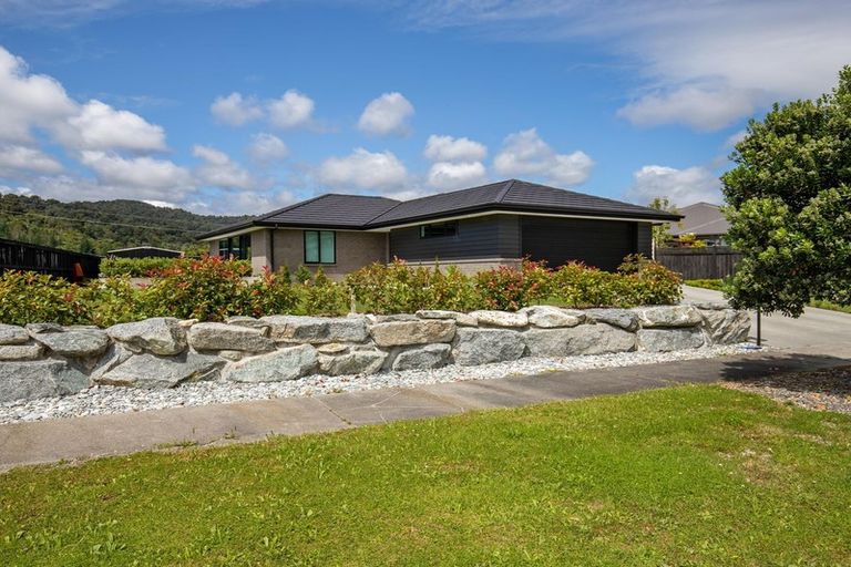 Photo of property in 17 Ridgeway Drive, Greymouth, 7805
