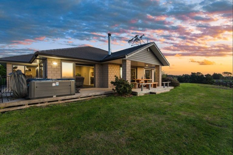 Photo of property in 268 Halcombe Road, Feilding, 4775