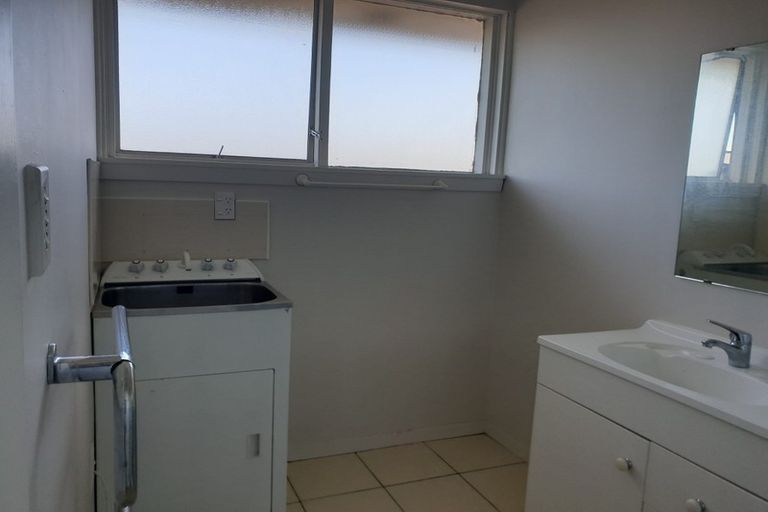 Photo of property in 3/4 Division Street, Riccarton, Christchurch, 8041