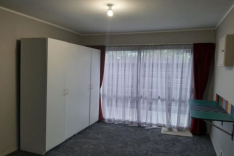 Photo of property in 1/2a Takapu Street, Henderson, Auckland, 0612
