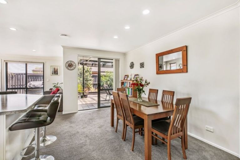 Photo of property in 10 Carrington Drive, Papamoa Beach, Papamoa, 3118