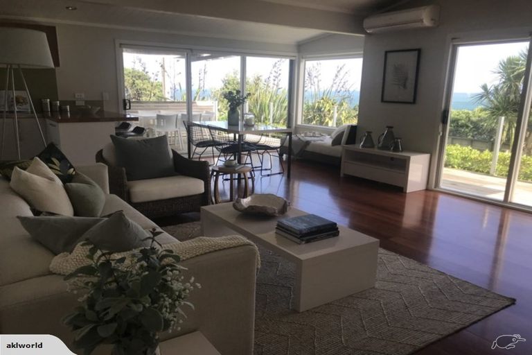 Photo of property in 60 Waitea Road, Muriwai, Waimauku, 0881