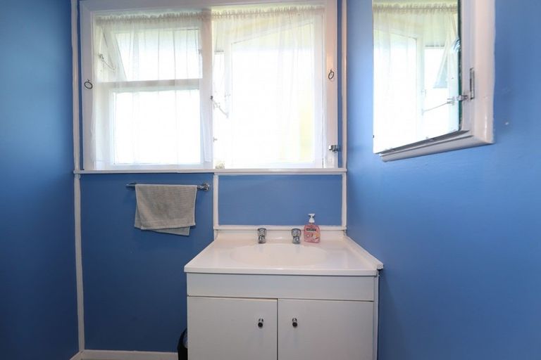 Photo of property in 913 Kiwi Street, Camberley, Hastings, 4120