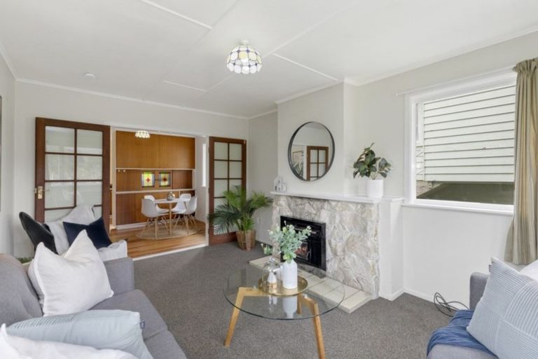 Photo of property in 25 Bird Grove, Stokes Valley, Lower Hutt, 5019