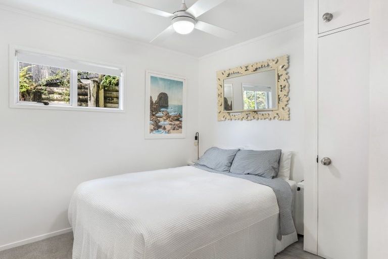 Photo of property in 11 Long Beach Road, Russell, 0202