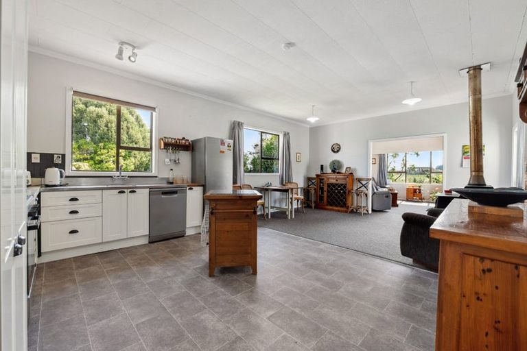 Photo of property in 525 Auroa Road, Auroa, Hawera, 4678