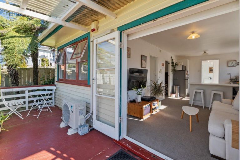 Photo of property in 13 Akarana Avenue, Mount Roskill, Auckland, 1041