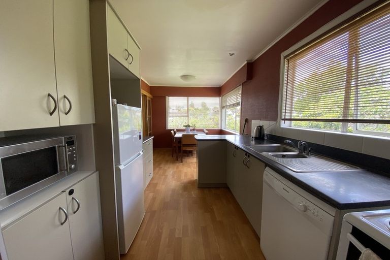 Photo of property in 14 Rotoiti Avenue, Pakuranga Heights, Auckland, 2010