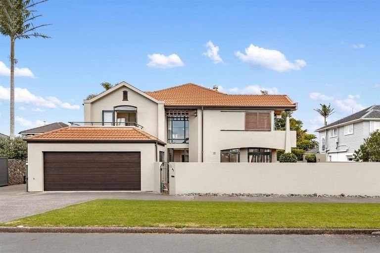 Photo of property in 12a Saltburn Road, Milford, Auckland, 0620