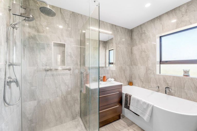 Photo of property in 36 Montclair Rise, Browns Bay, Auckland, 0630