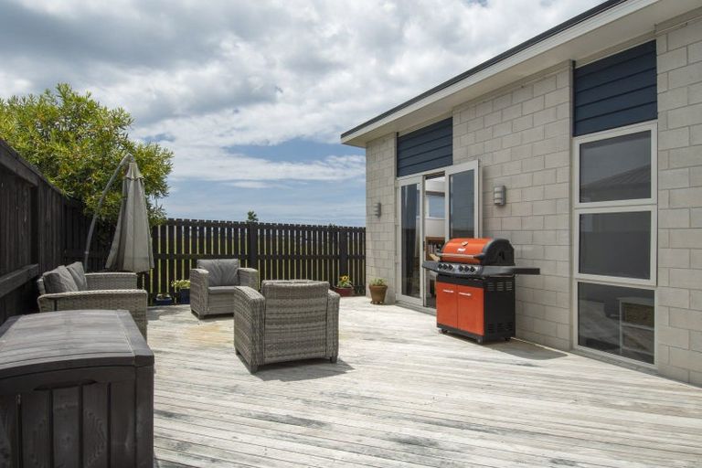 Photo of property in 28 Marion Crescent, Papamoa Beach, Papamoa, 3118