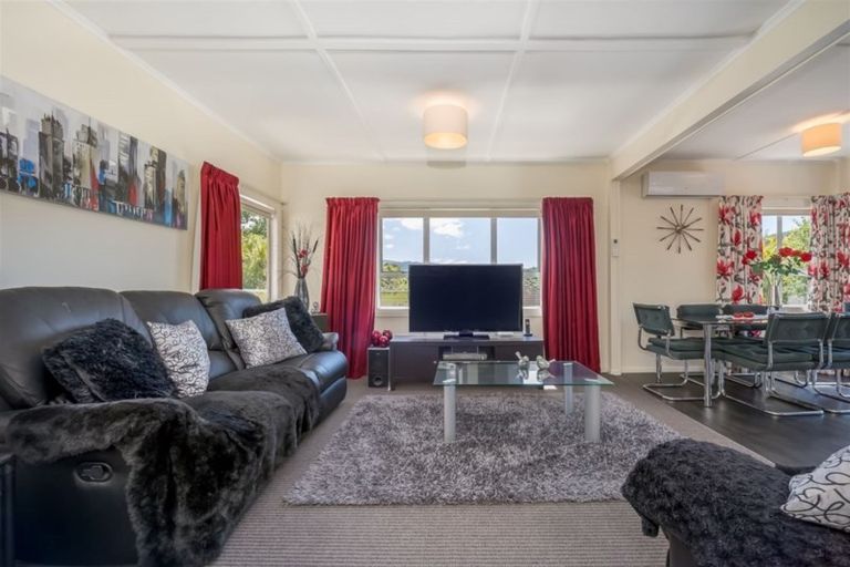 Photo of property in 12 Kopara Grove, Stokes Valley, Lower Hutt, 5019