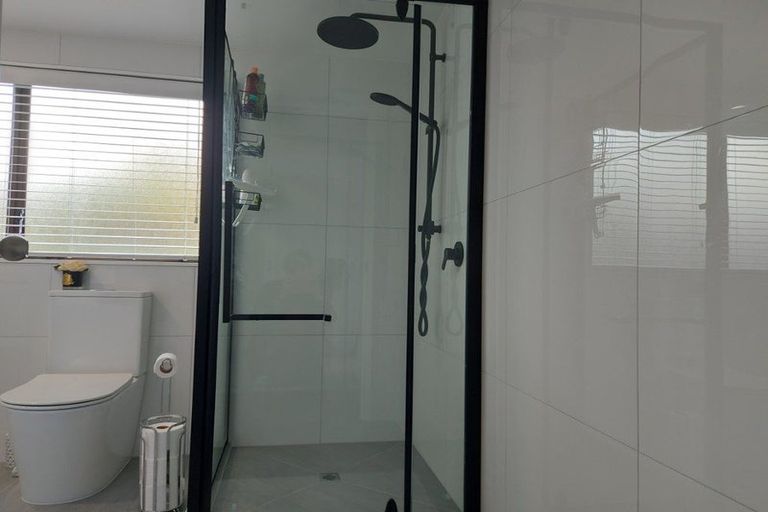 Photo of property in 2/436 Great South Road, Opaheke, Papakura, 2113