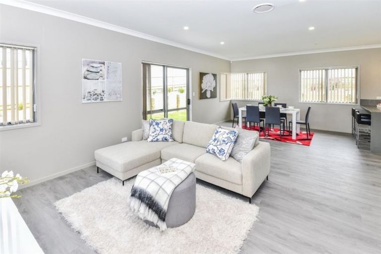 Photo of property in 11 Stonedale Drive, Pukekohe, 2120