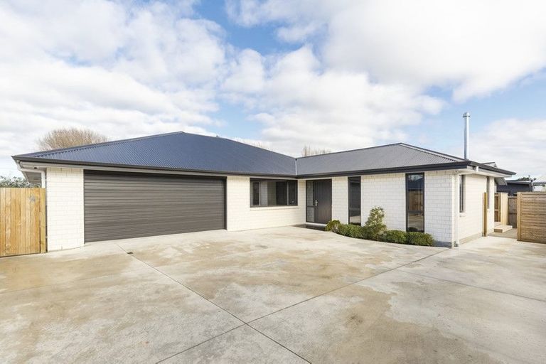 Photo of property in 22 Freedom Drive, Kelvin Grove, Palmerston North, 4414