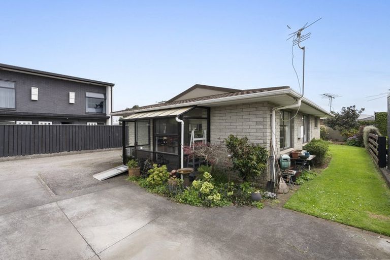 Photo of property in 5b Clemow Road, Fitzroy, New Plymouth, 4312