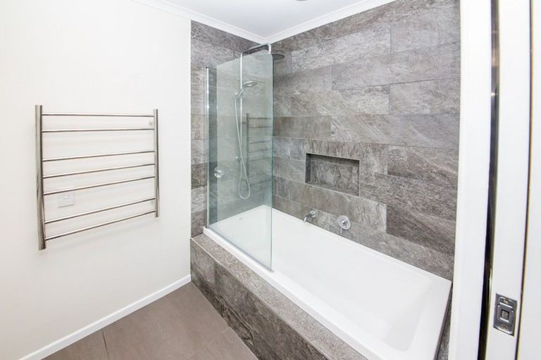 Photo of property in 64 Middle Road, Havelock North, 4130