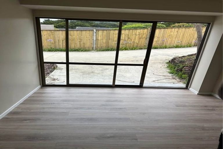 Photo of property in 36 Kingsclere Place, Goodwood Heights, Auckland, 2105