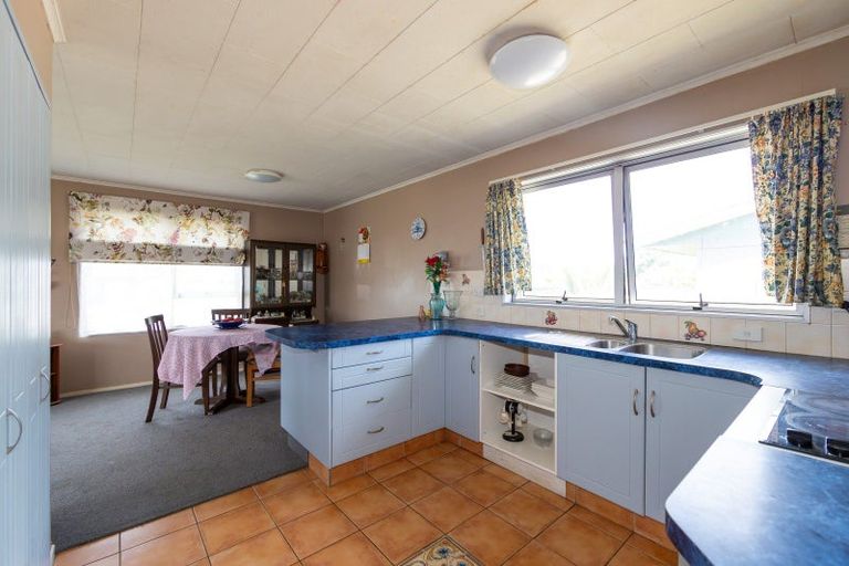 Photo of property in 50 Wynyard Crescent, Tamatea, Napier, 4112